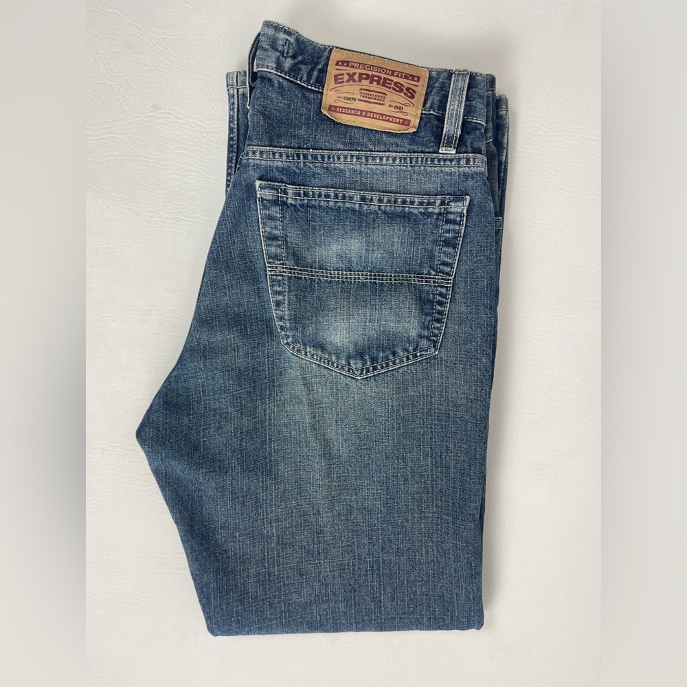 Express Men’s Precision Fit Bootcut Jeans 30x30 Medium Wash Classic Denim